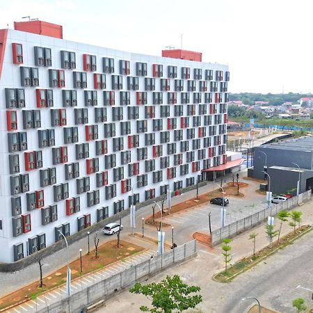 Warm Studio Apartment Makassar Exterior photo